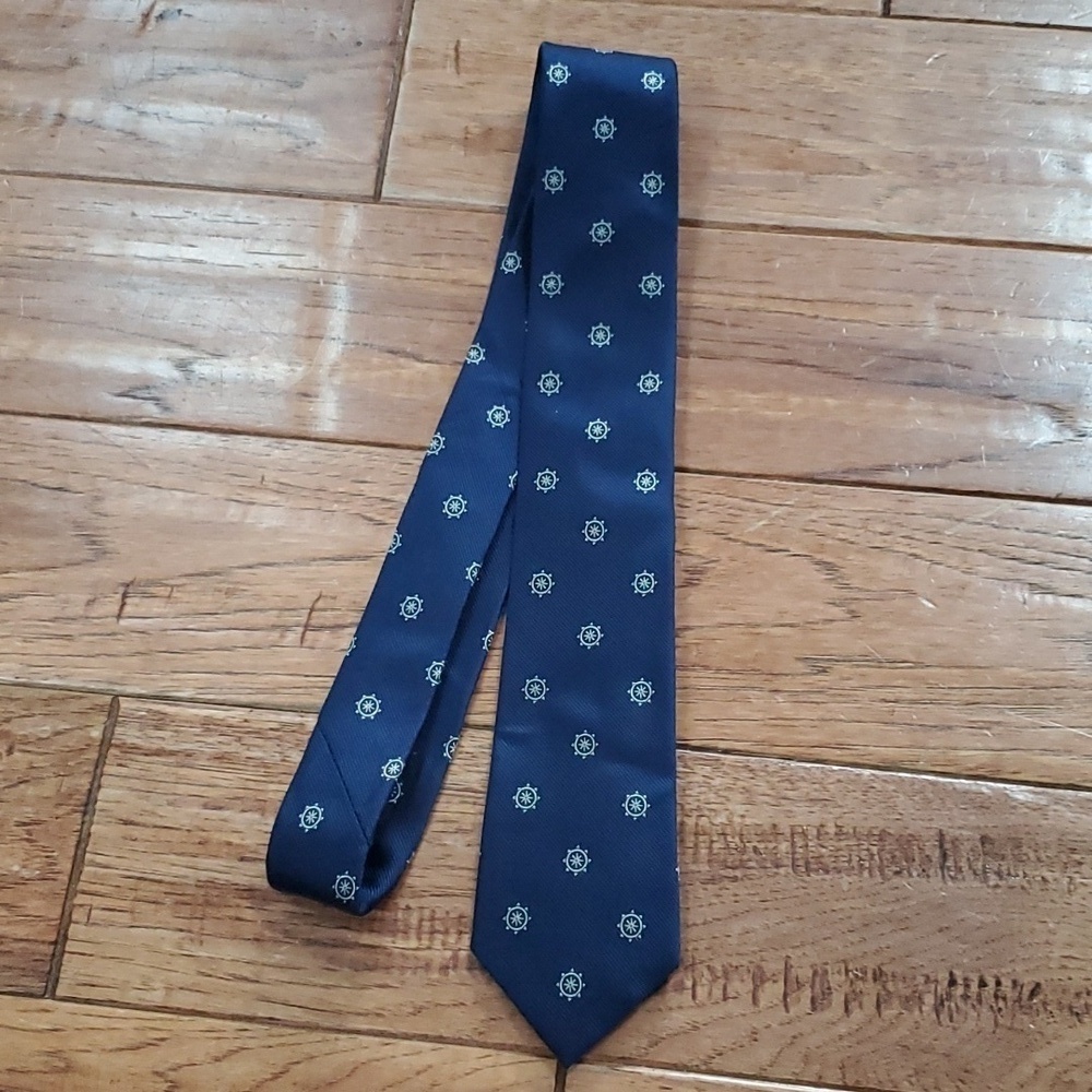 J. Crew the silk tie blue wheel